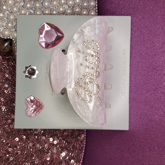 Black Diamond Accessories - 💖NWT💖 "Bride" Sparkly White Pearlized Large Hair Clip!💍💎💍💎💍💎